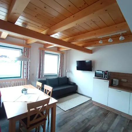 Alojamento de Acomodação e Pequeno-almoço Haus Ofner Am Kreischberg