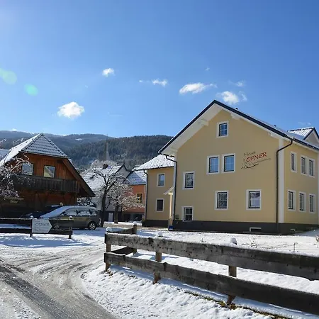 Haus Ofner Am Kreischberg 住宿加早餐酒店 穆劳附近圣格奥尔根